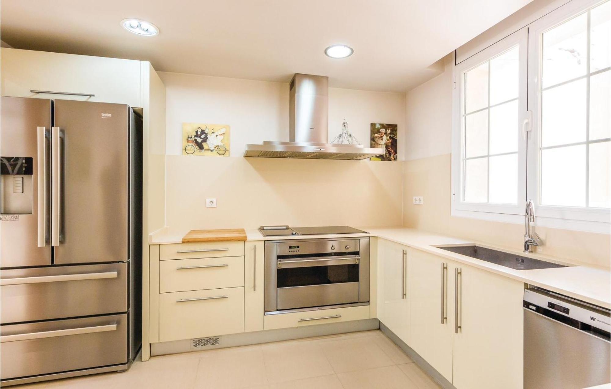 Nice Home In Cabrils With House A Mountain View ภายนอก รูปภาพ