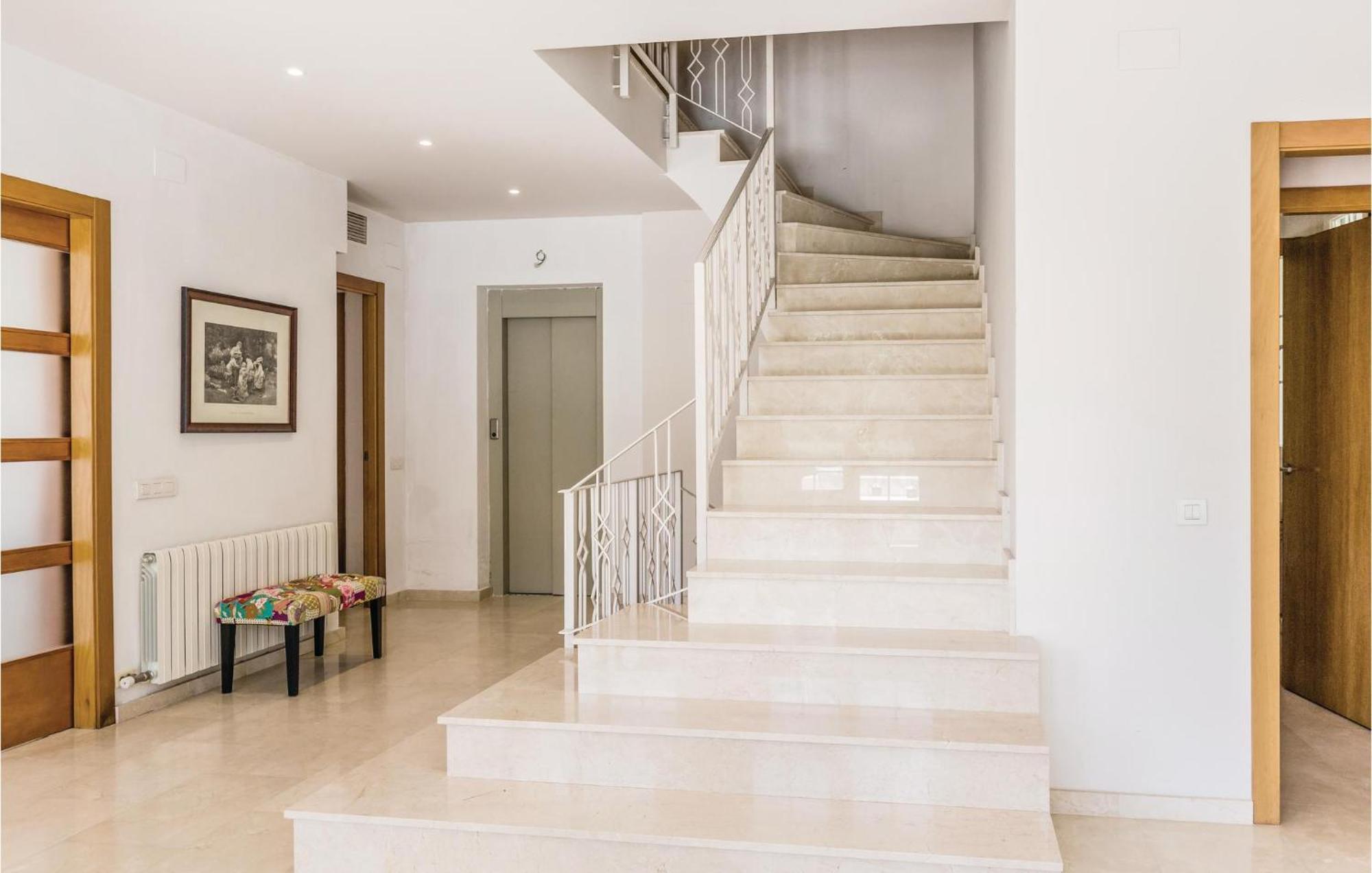 Nice Home In Cabrils With House A Mountain View ภายนอก รูปภาพ